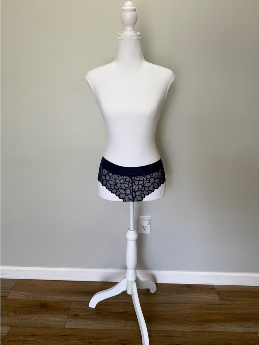 PINK Victoria's Secret Navy Floral Lace Low Rise Cheekster